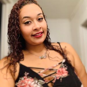 Meet your Posher, Desiree